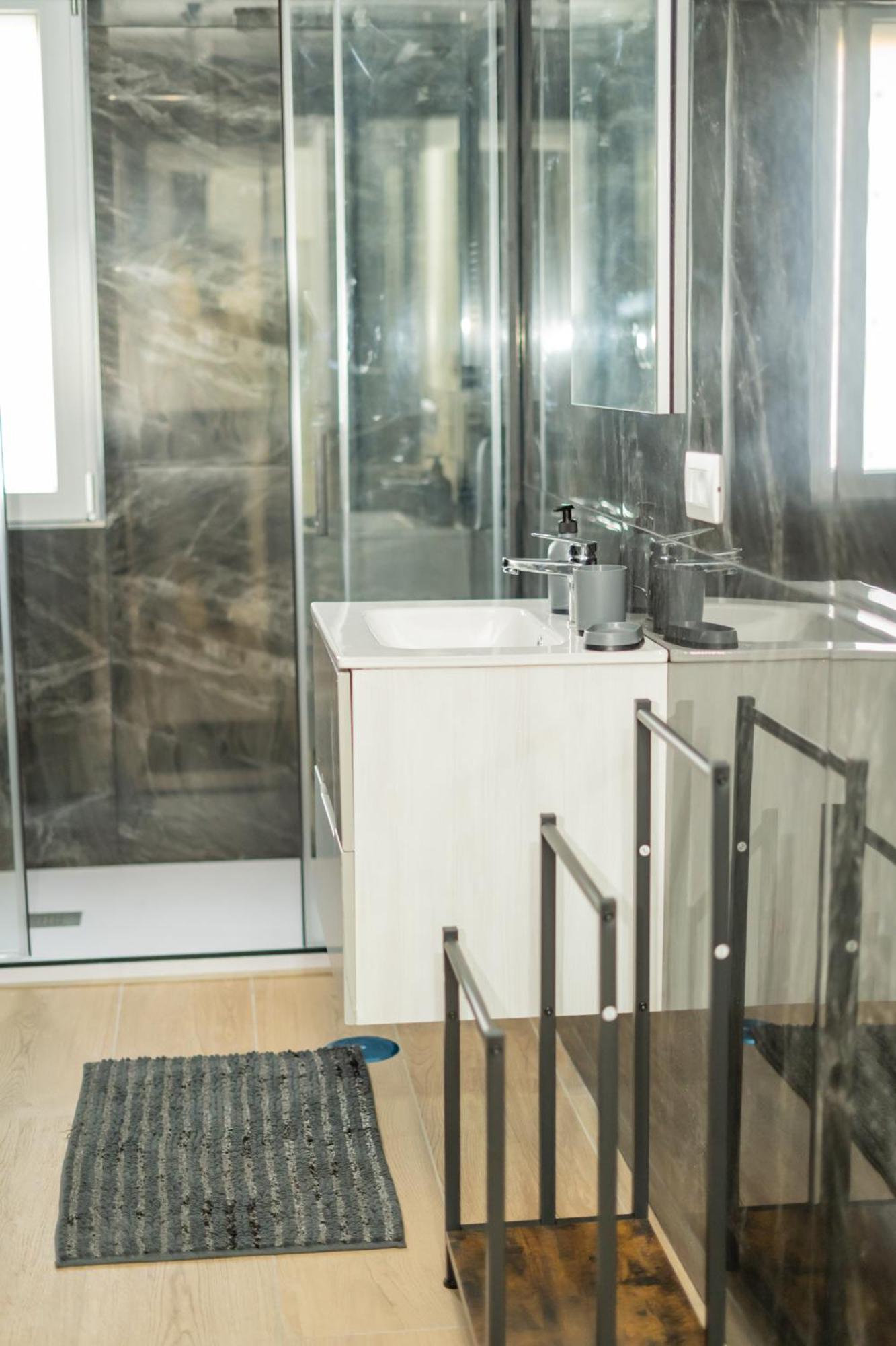 Domus Herculaneum Jacuzzi Apartment *