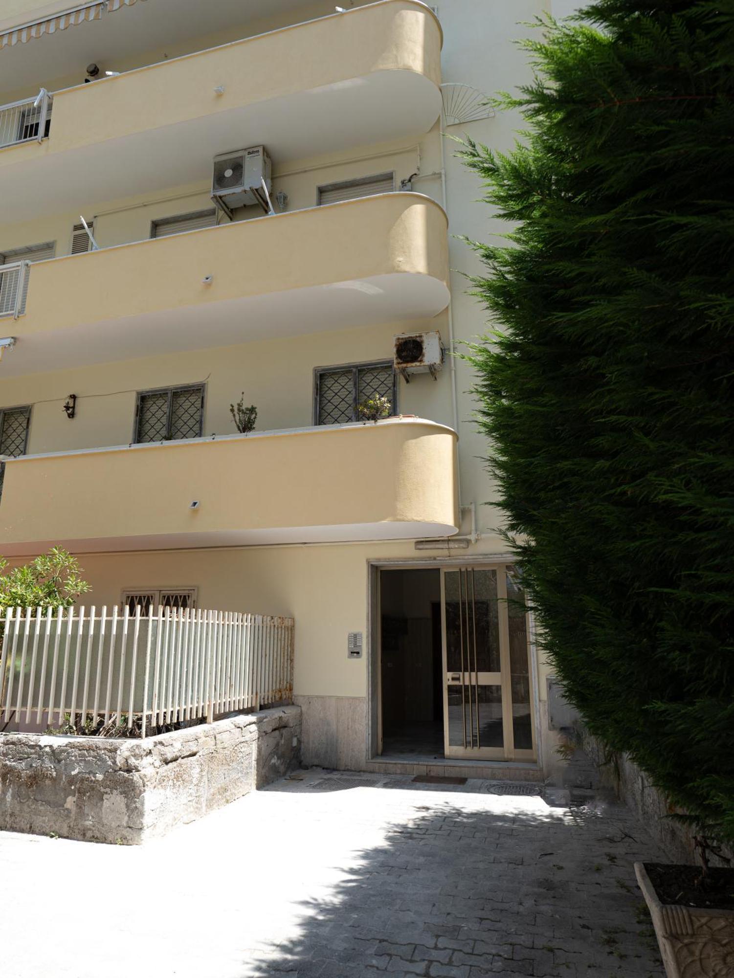 Domus Herculaneum Jacuzzi Apartment *